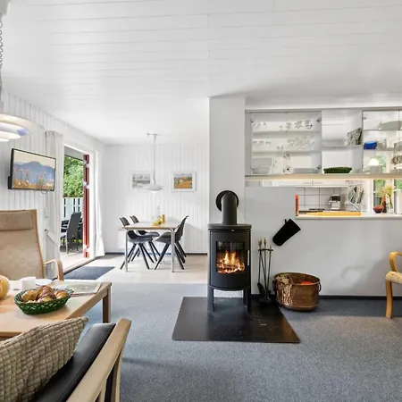 Gail - 200m From The Sea By Interhome *